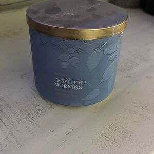 Fresh Fall Morning Scented Candle - Blue